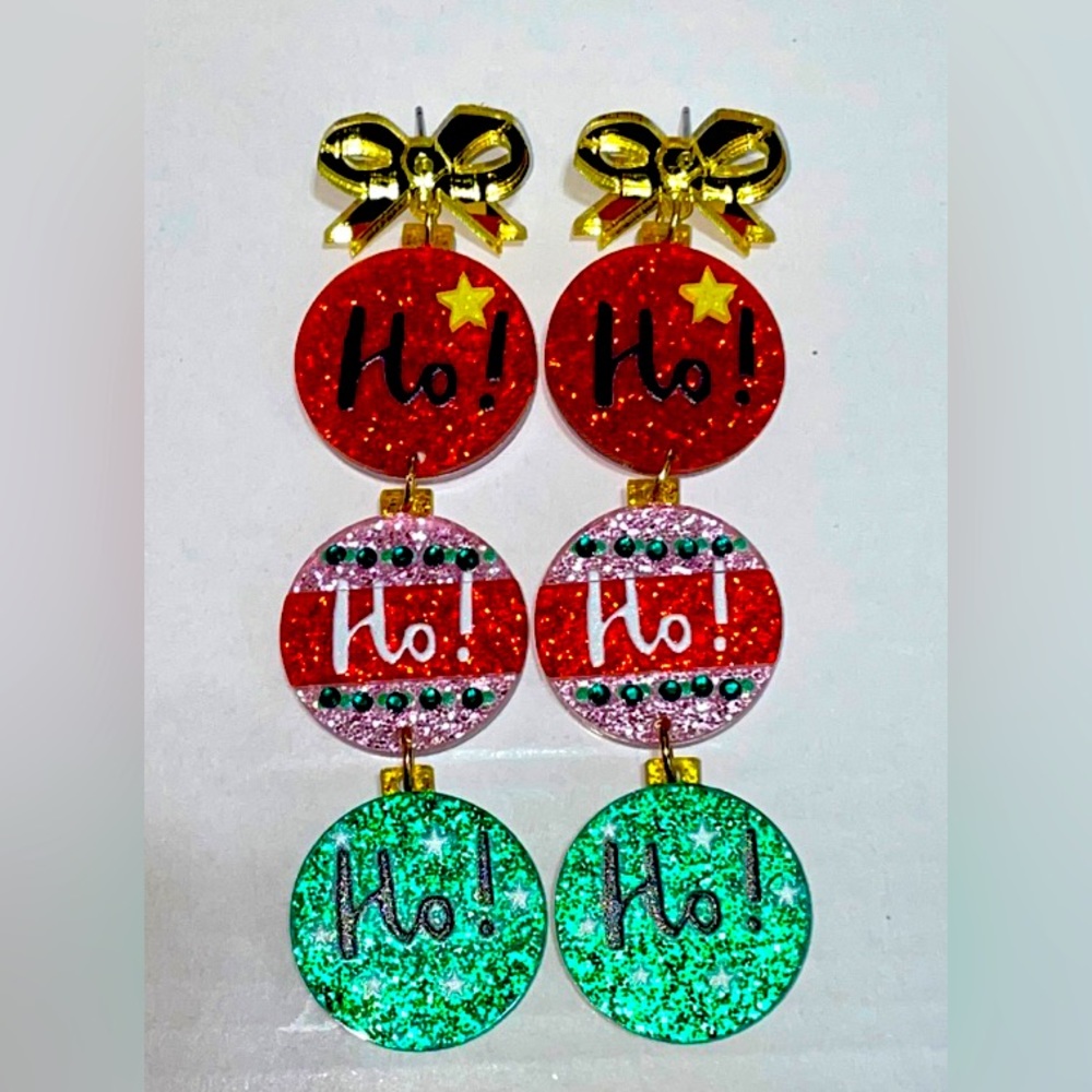 🎉🎄Christmas Cheer Ho Ho Ho Ornament Earrings - Picture 2 of 3